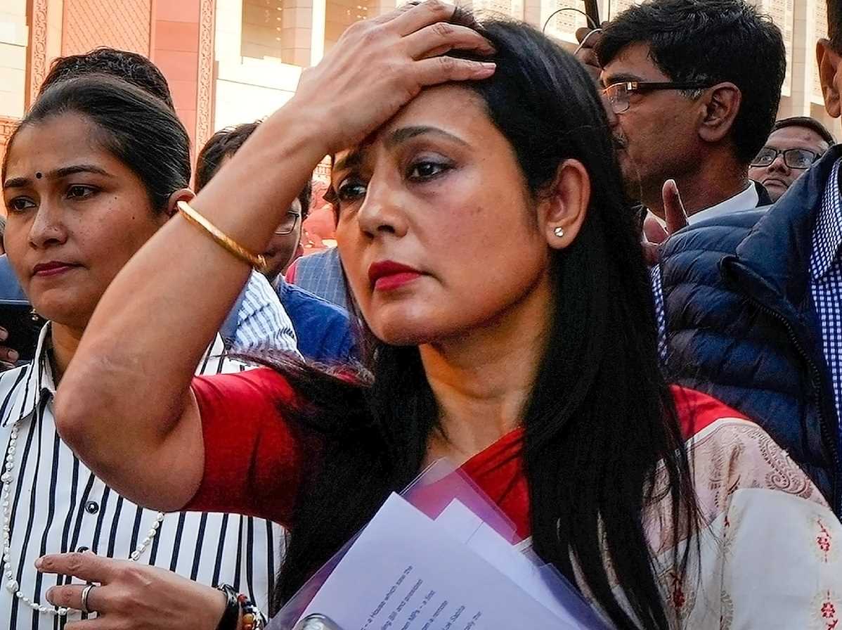 महुआ मोइत्रा ने लोकसभा से निष्कासन के खिलाफ किया सुप्रीम कोर्ट का रुख